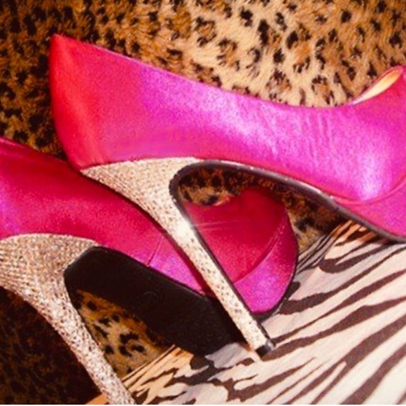 Steve Madden
Partyy-r Hot Pink Fuchsia Embellished  Satin Pumps Platforms - Picture 15 of 16